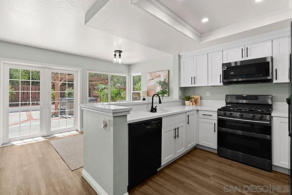 Photo 5 of 24 for 12666 Futura St